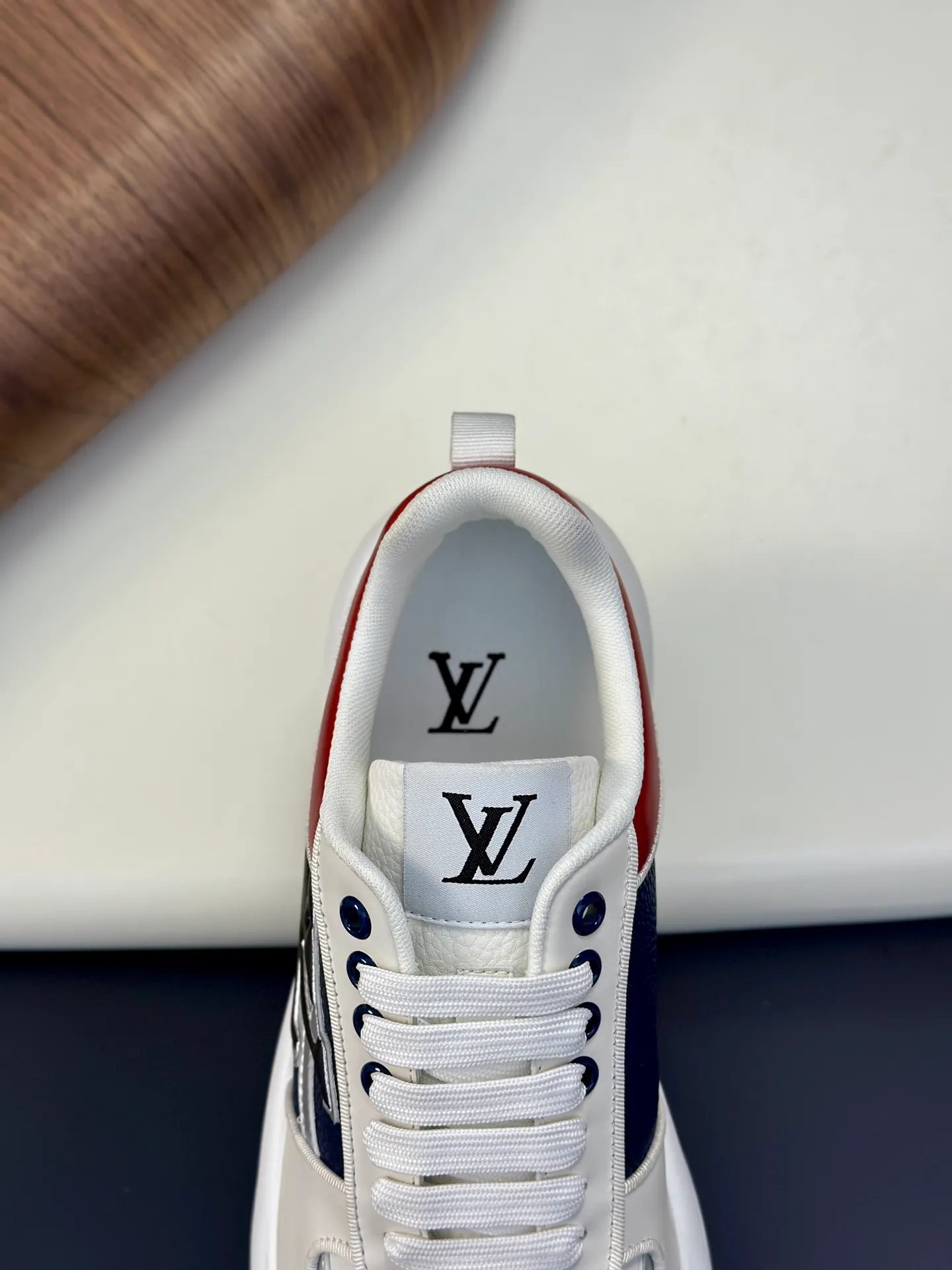 Men's shoes💰780 Lv 🔍Top purchasing agent🇮🇹 Louis Vuitton, the sports sneaker counter is synchronized, the uppers are imported from Italy, high-quality splicing colorful and complex crafts, the imported mesh padding is soft and comfortable, soles: original soles specially provided by the original factory, T men's men's shoes 💰U exclusive movable molded soles are super comfortable, original factory and single goods, 🔍🔍high quality, you can enter and leave the counter at will, welcome to compare, code number 38-44 (customized 45)